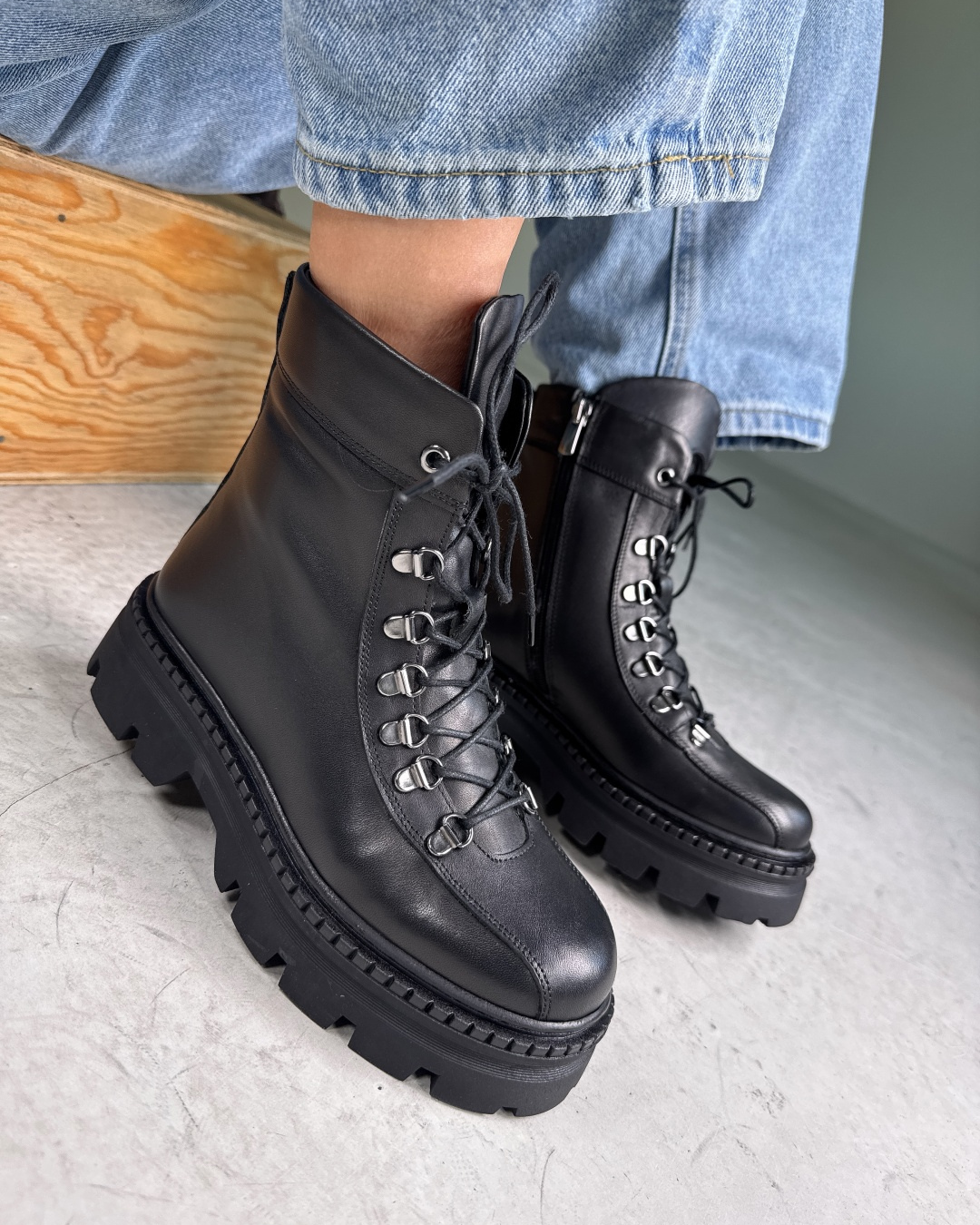 Magas sarkú polár bélésű női csizma