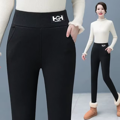 Női Thermo Slim Fit nadrág zsebekkel