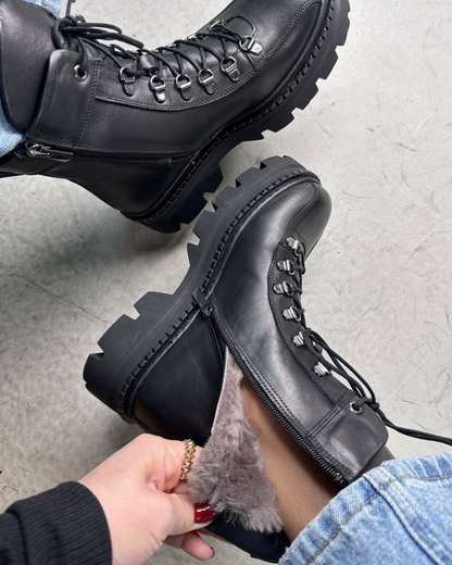 Magas sarkú polár bélésű női csizma