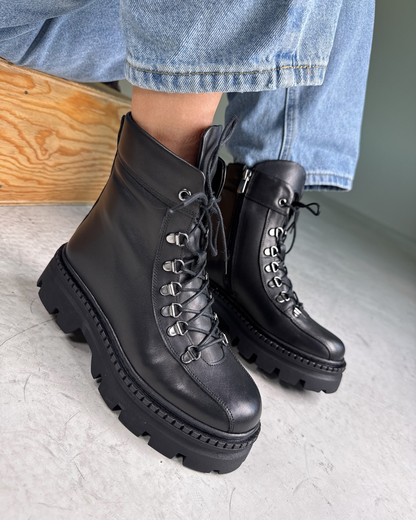 Magas sarkú polár bélésű női csizma