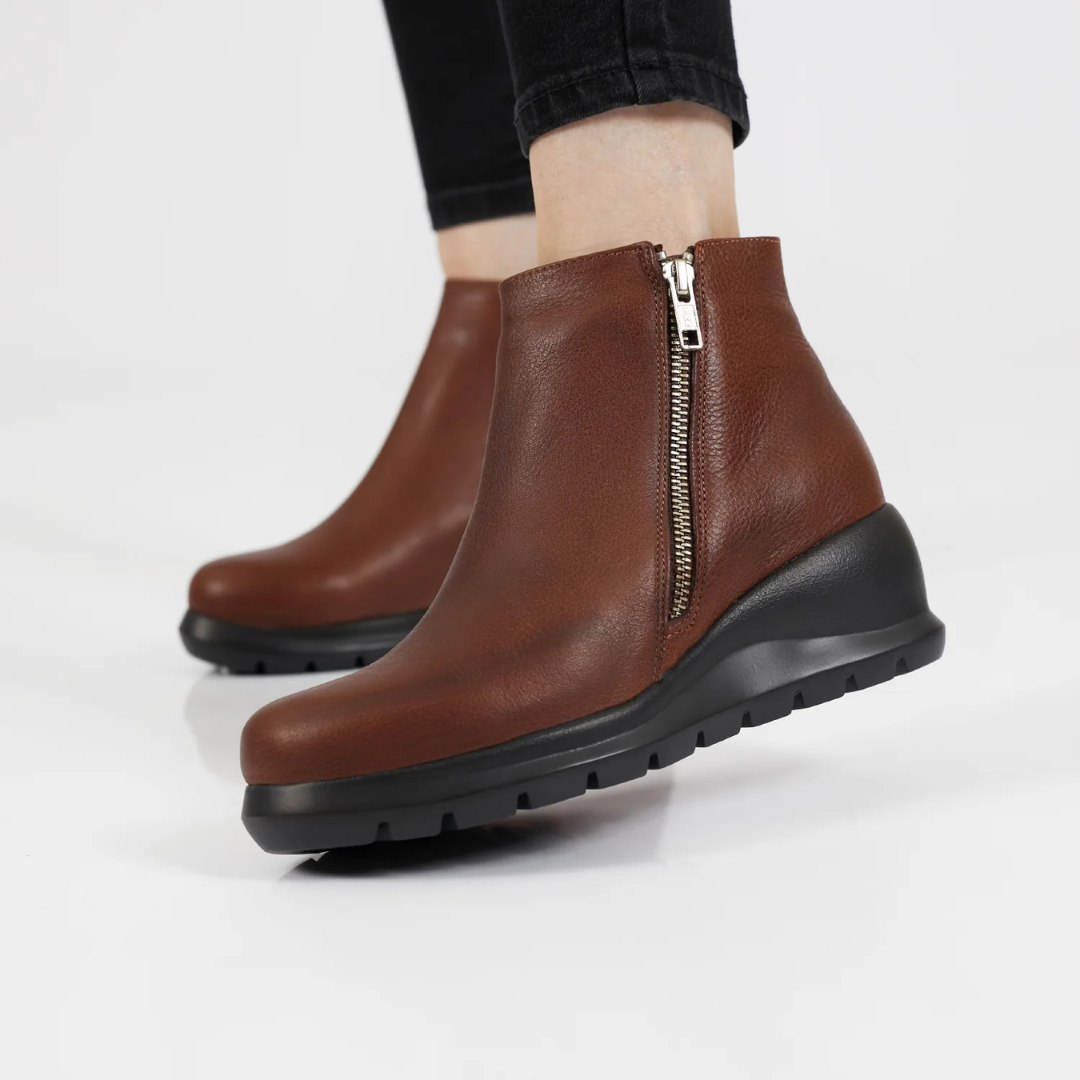 Alacsony sarkú állítható záródású női csizma®