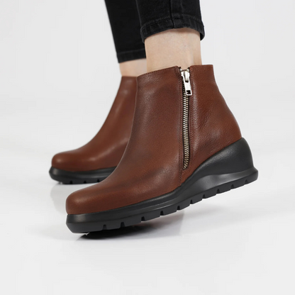 Alacsony sarkú állítható záródású női csizma®