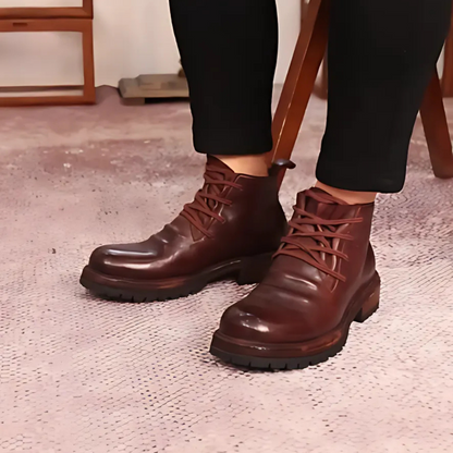 Ergonómikus és strapabíró talpú bőr cipő férfiaknak