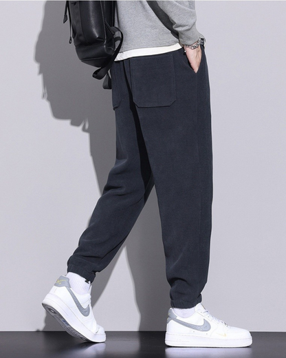 Laza férfi tréningnadrág