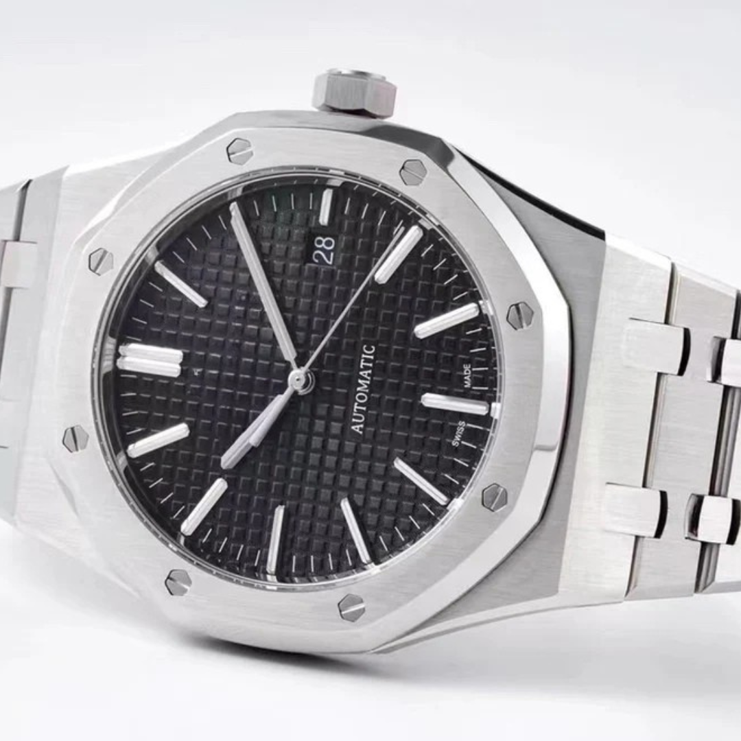 Elegáns, klasszikus stílusú automata óra