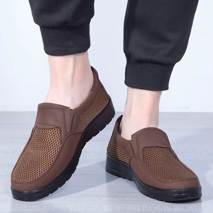 Lélegző anyagból készült alkalmi cipő férfiaknak