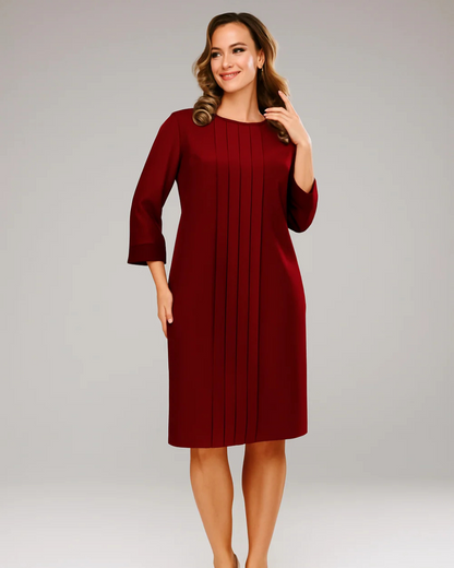 Egyenes szabású ruha rakott mintával és 3/4-es ujjakkal