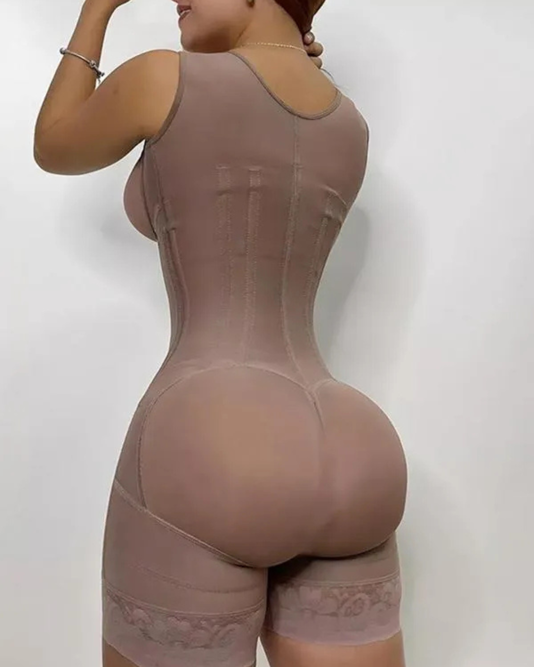 Fogyókúrás hatású fűzőszerű kialakítású karcsúsító öv nőknek