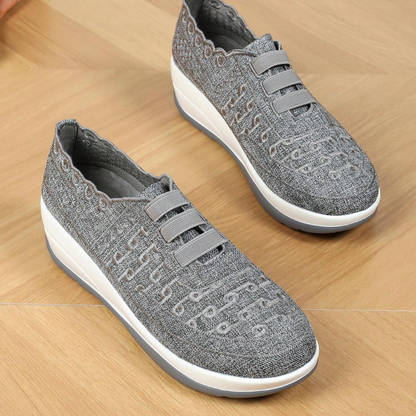 Elegáns hímzett slip-on cipő rugalmas illesztéssel