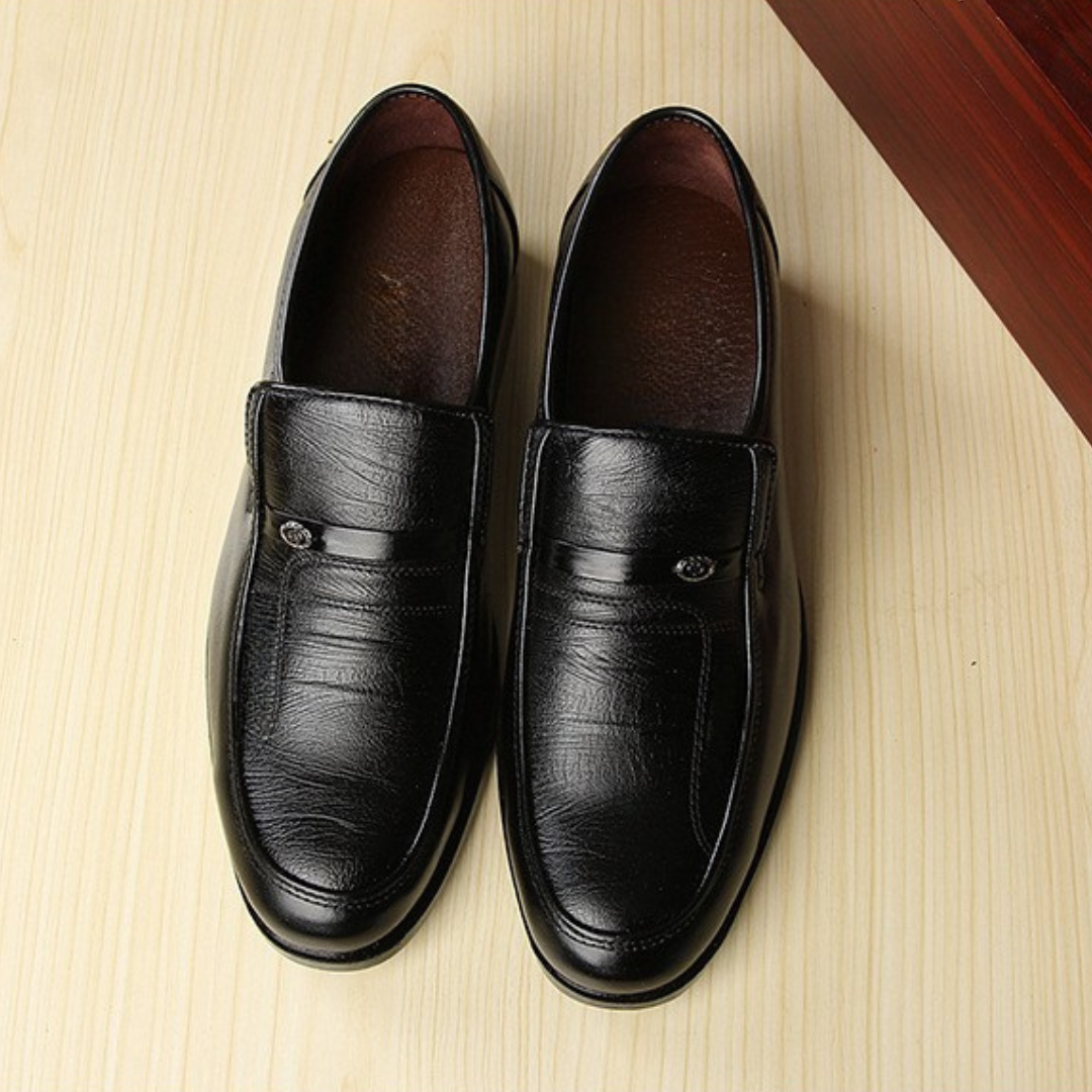 Elegáns bőr cipők férfiaknak