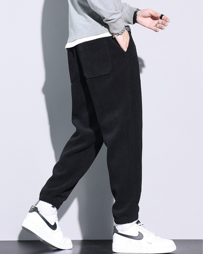 Laza férfi tréningnadrág