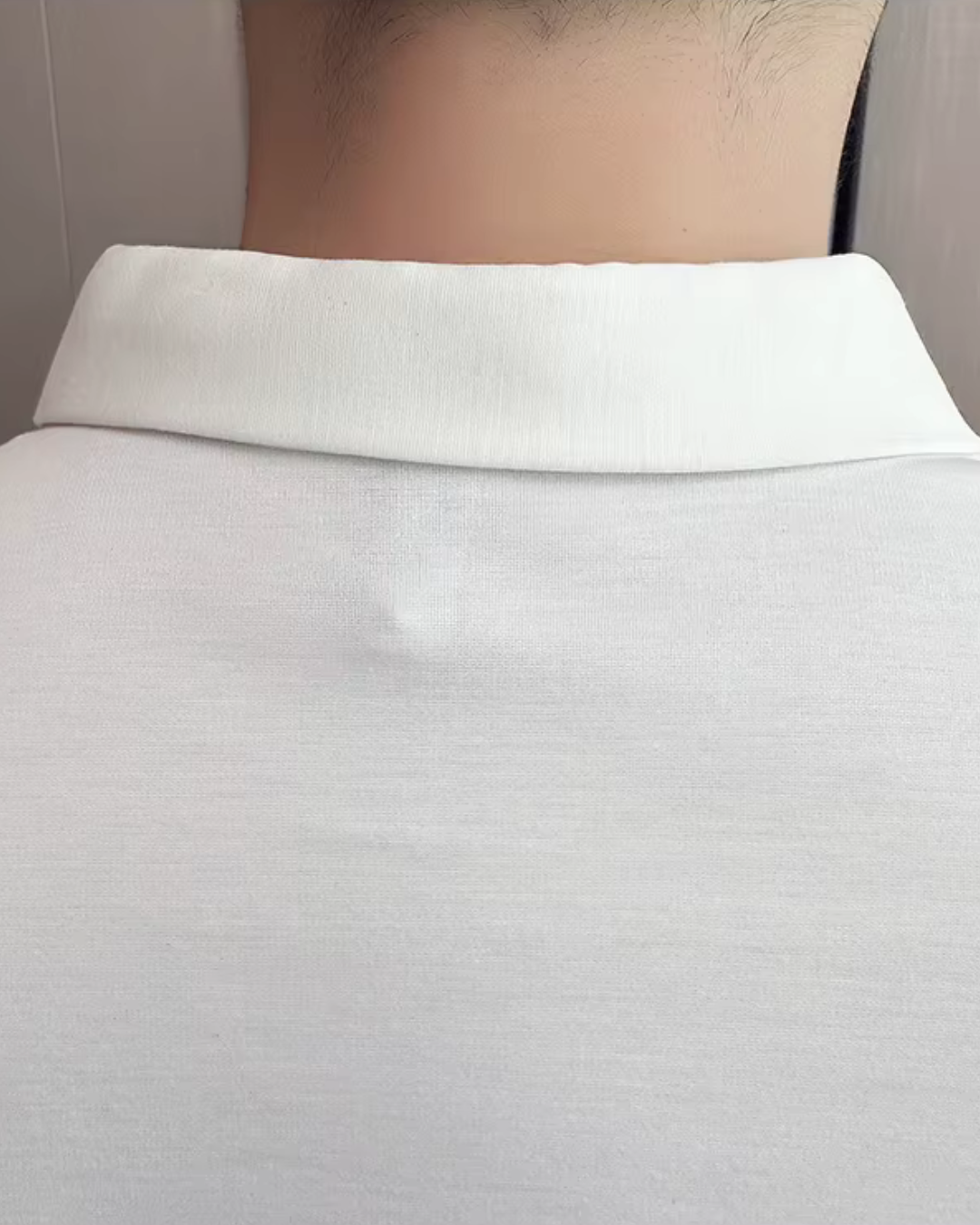 Férfi póló, nagy rugalmasságú, könnyű, puha és gyűrődésálló, egyszínű